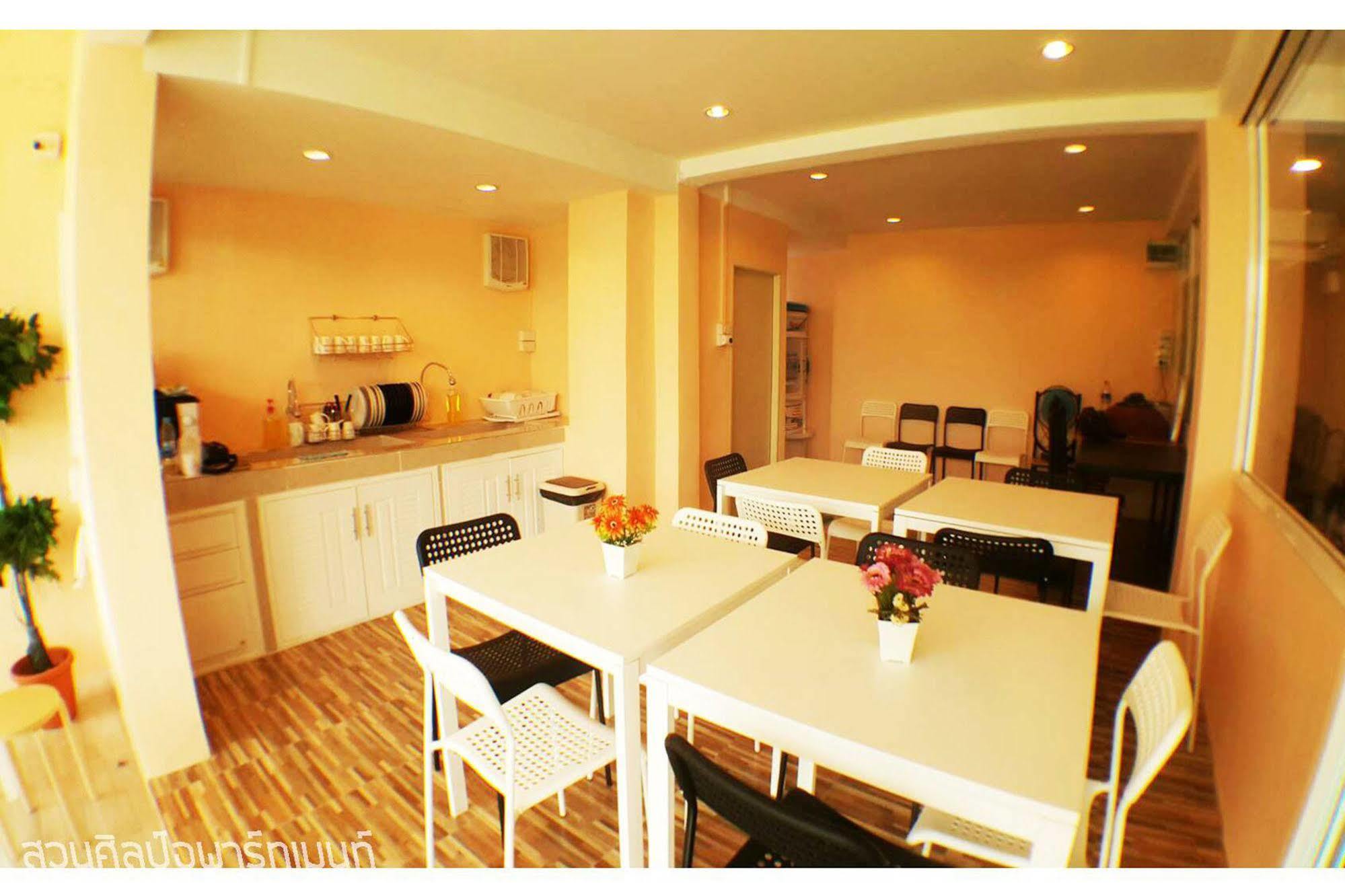 สวนศิลป์ อาร์ต การ์เด้น Aparthotel Ban Lat Krachaeng ภายนอก รูปภาพ