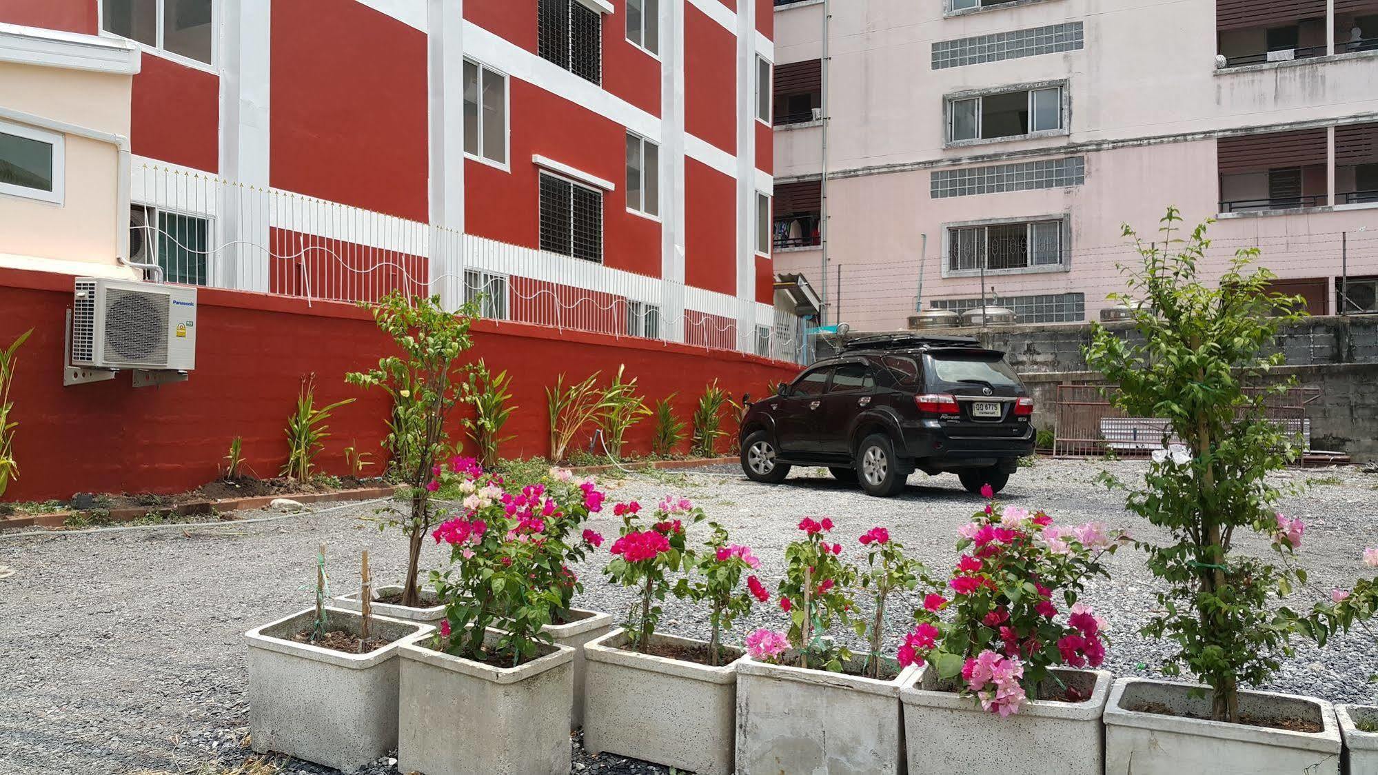 สวนศิลป์ อาร์ต การ์เด้น Aparthotel Ban Lat Krachaeng ภายนอก รูปภาพ